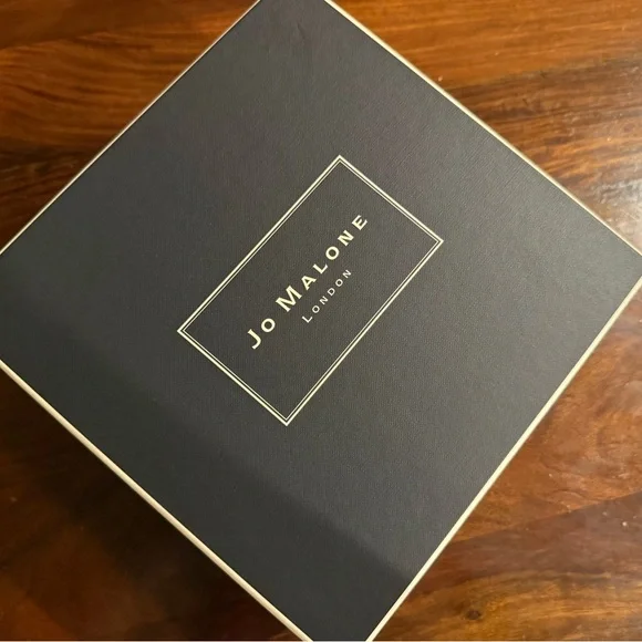 Jo Malone Pouch & Box - Picture 7 of 7
